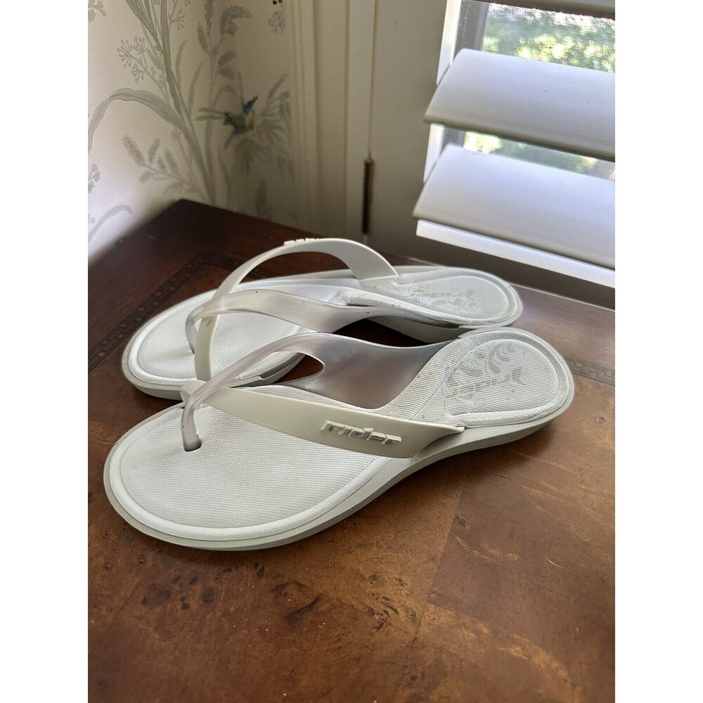 RIDER Greendene Women's WhiteThongs Flat Sandals Flip Flops MADE in BRAZIL Sz 5